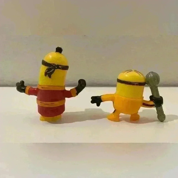 2019 Mcdonald's Two Minions Bath Robe Kevin and Kill Bill Figures‎ - Picture 4 of 11